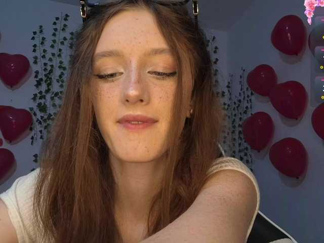 VikkiShon live cam on BongaCams