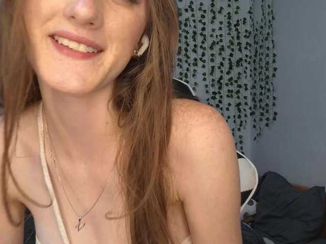VikkiShon live cam on BongaCams