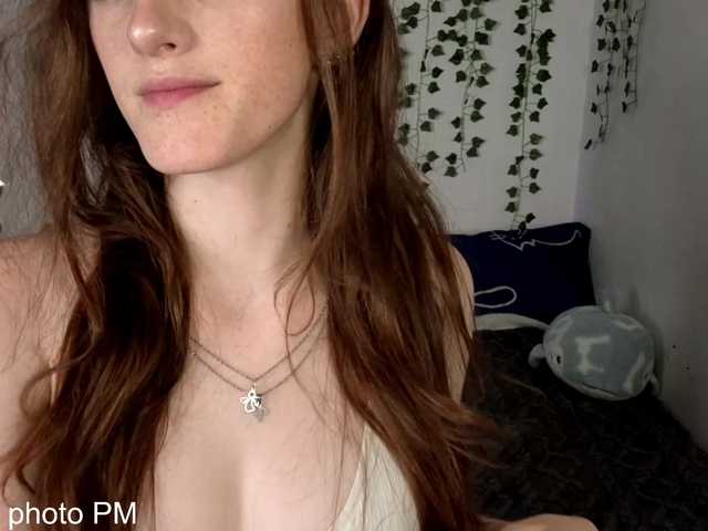 VikkiShon live cam on BongaCams