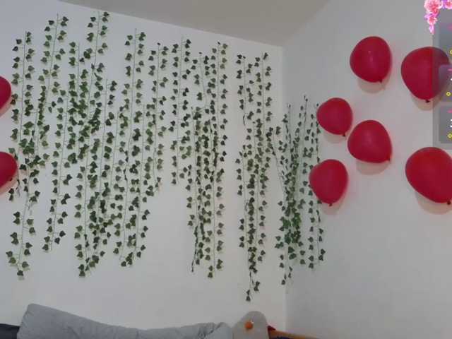 VikkiShon live cam on BongaCams