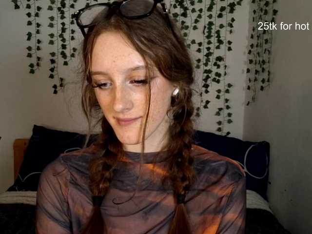 VikkiShon live cam on BongaCams