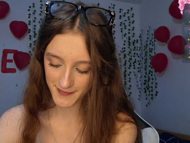 VikkiShon live cam on BongaCams