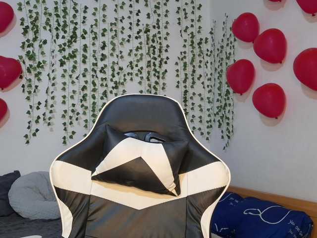 VikkiShon live cam on BongaCams
