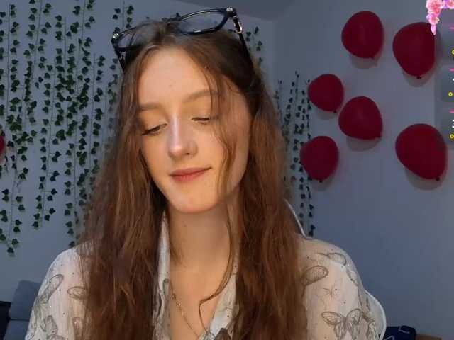 VikkiShon live cam on BongaCams