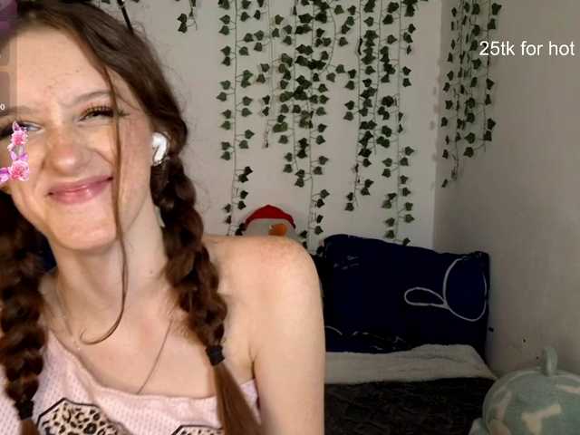VikkiShon live cam on BongaCams