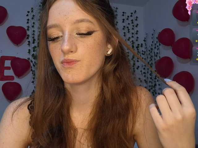 VikkiShon live cam on BongaCams
