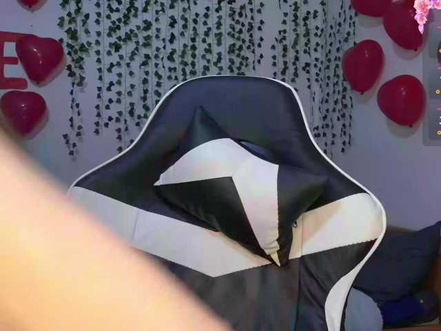 VikkiShon live cam on BongaCams