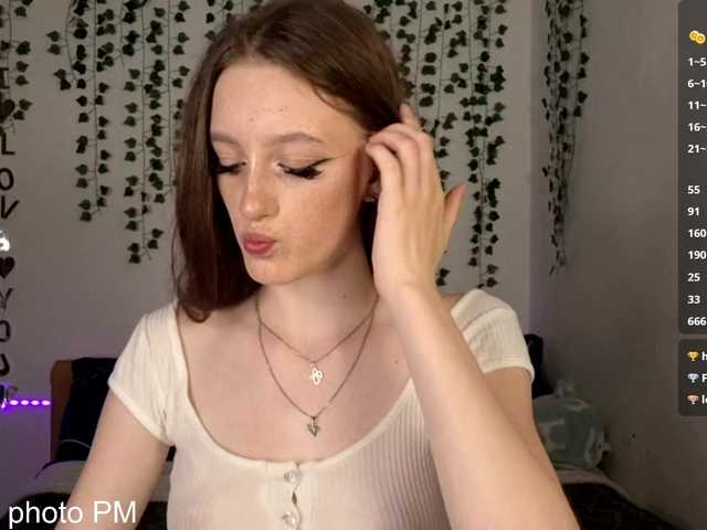 VikkiShon live cam on BongaCams