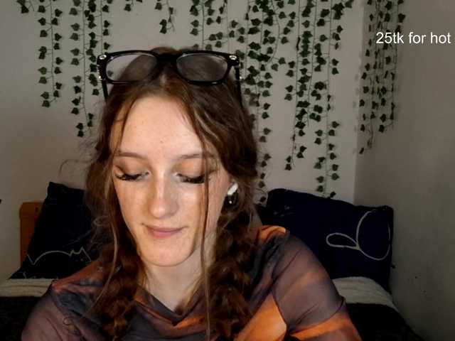 VikkiShon live cam on BongaCams