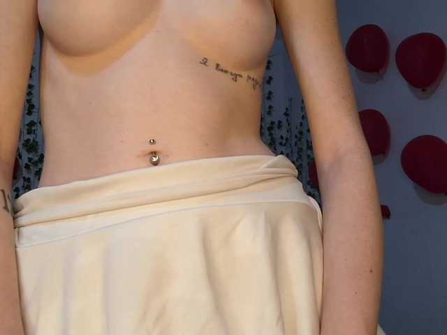 VikkiShon live cam on BongaCams