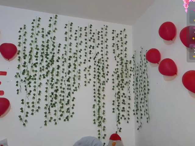 VikkiShon live cam on BongaCams