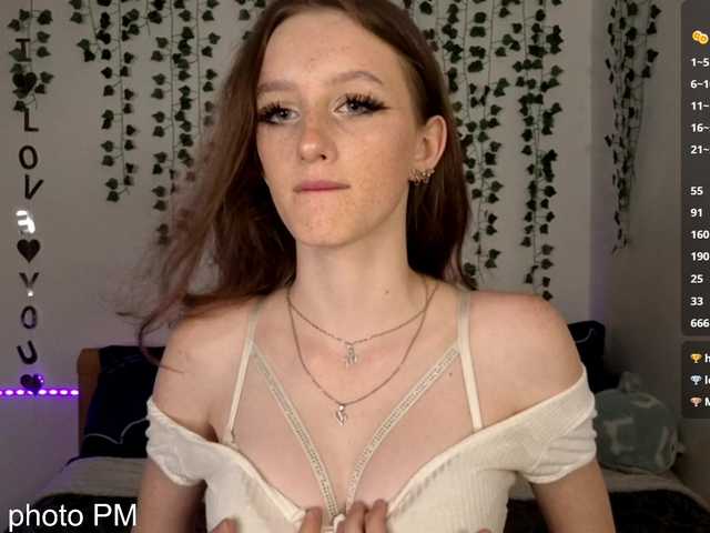 VikkiShon live cam on BongaCams