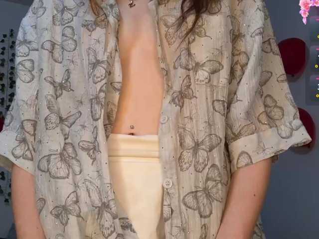 VikkiShon live cam on BongaCams