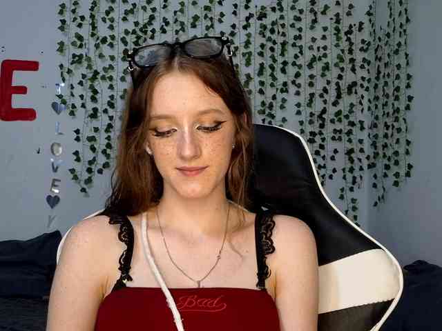 VikkiShon webcam