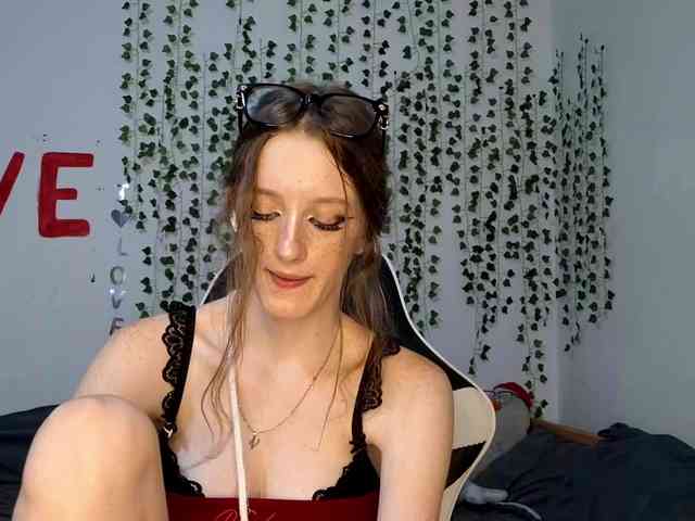 VikkiShon webcam
