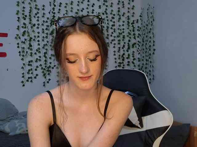 VikkiShon webcam