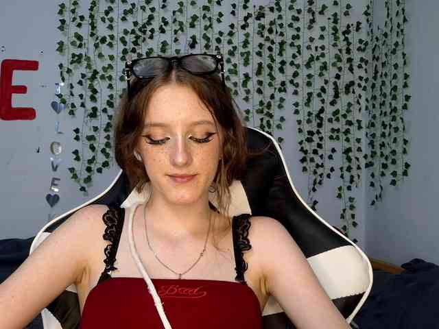 VikkiShon webcam