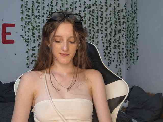 VikkiShon webcam
