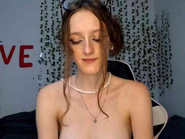 VikkiShon webcam