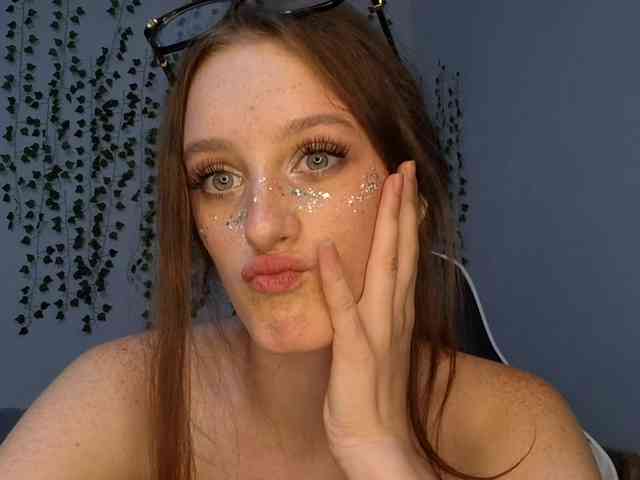 VikkiShon webcam
