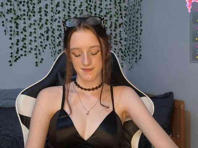 VikkiShon webcam