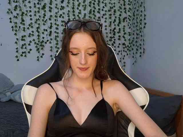 VikkiShon webcam