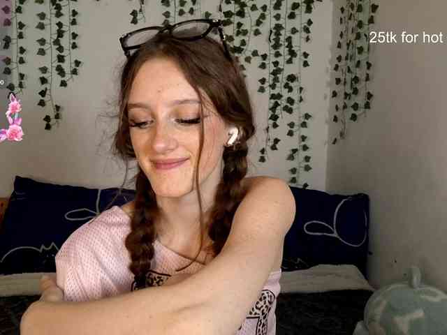 VikkiShon webcam