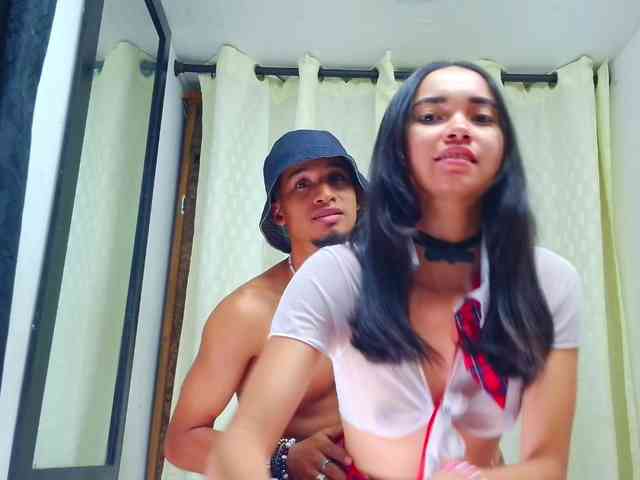 couple-hot-xxx webcam
