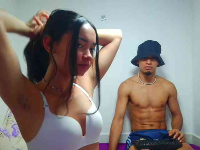 couple-hot-xxx webcam