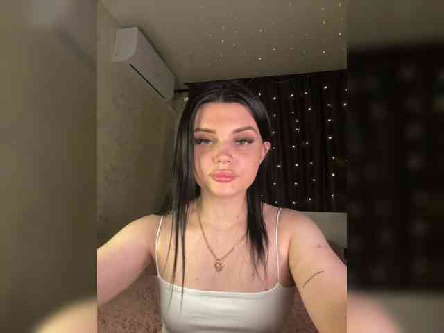 MeryLuxe webcam