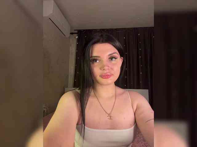 MeryLuxe webcam