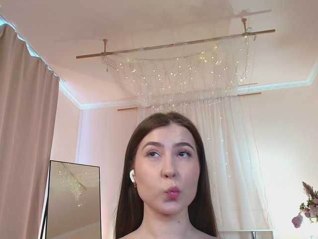 xcourtney cam belle