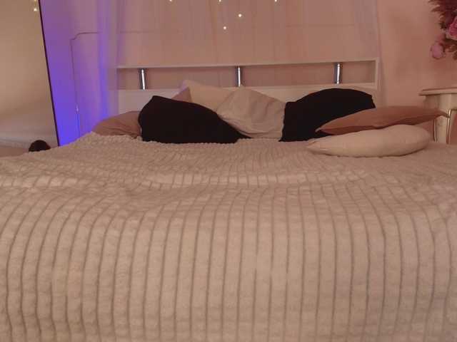 XCourtney Nude Live Sex Shows