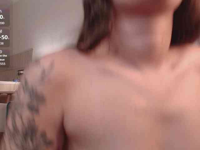 XCourtney webcam