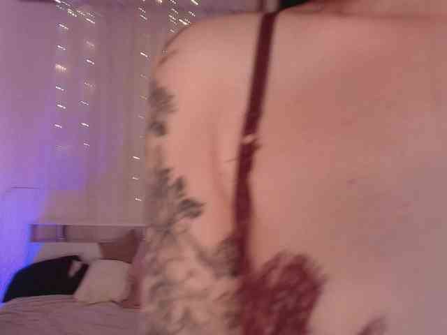 XCourtney webcam