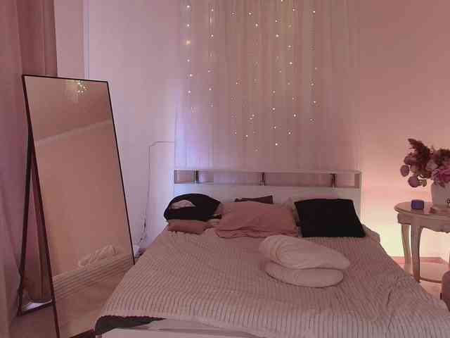 XCourtney webcam