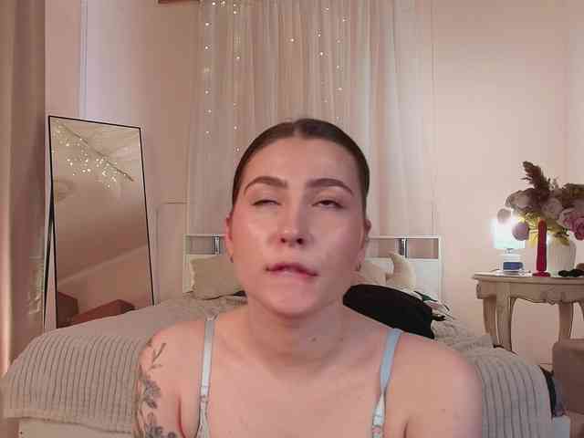 XCourtney webcam
