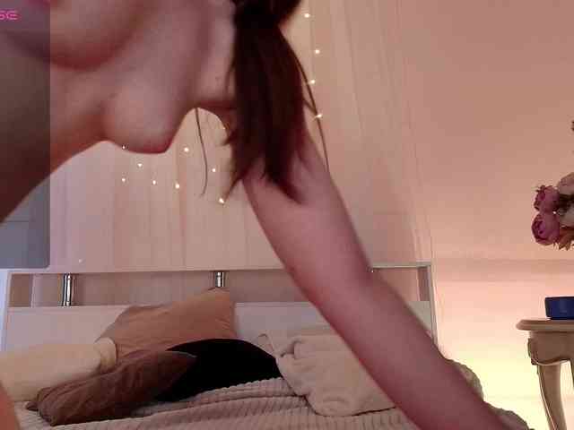 XCourtney webcam