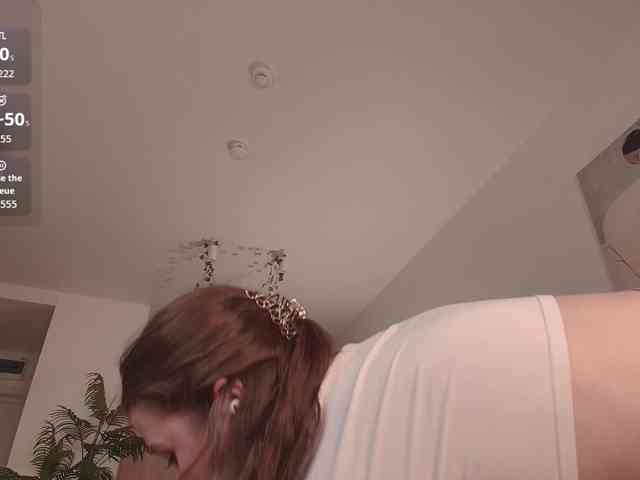 XCourtney webcam