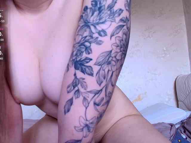 XCourtney XCourtney