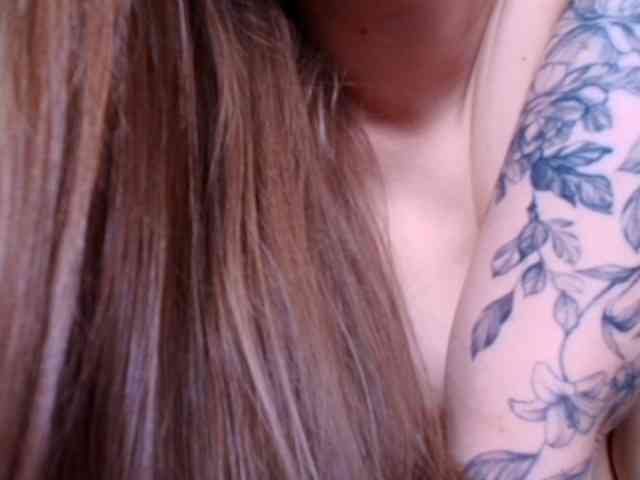 XCourtney Sex Cam Show