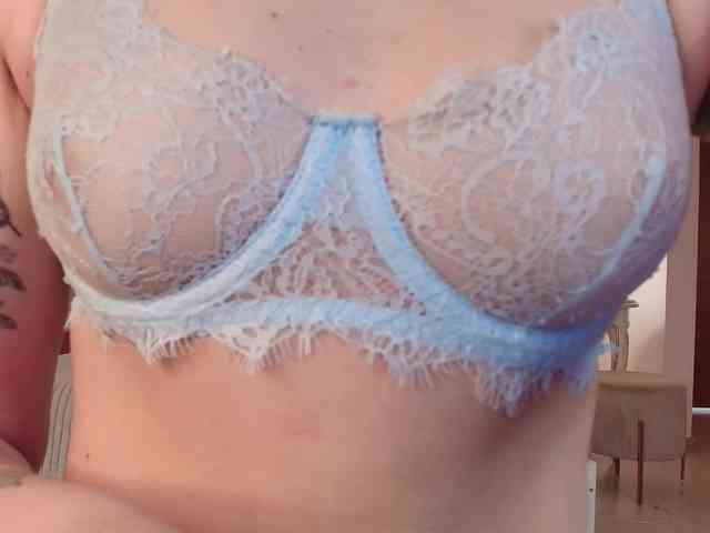 XCourtney webcam