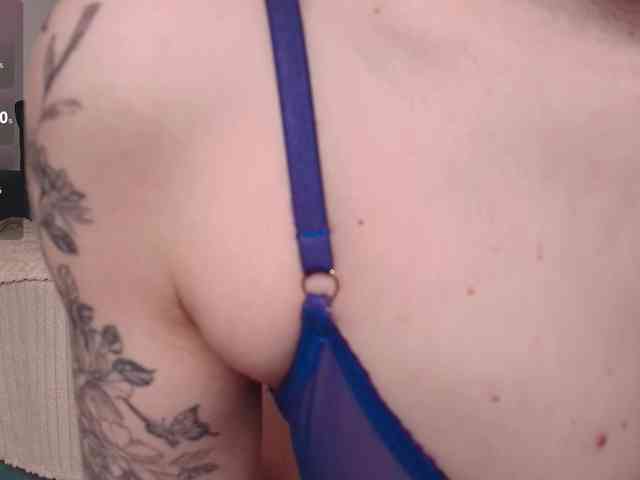 XCourtney webcam