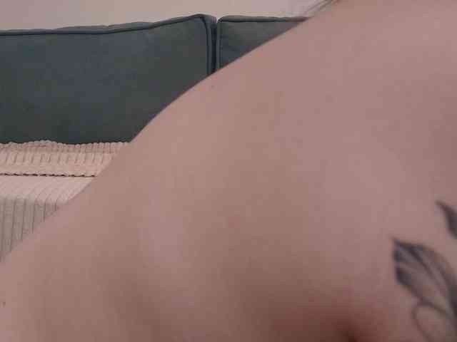 XCourtney webcam