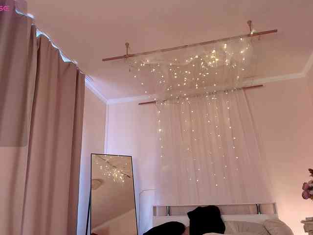 XCourtney webcam
