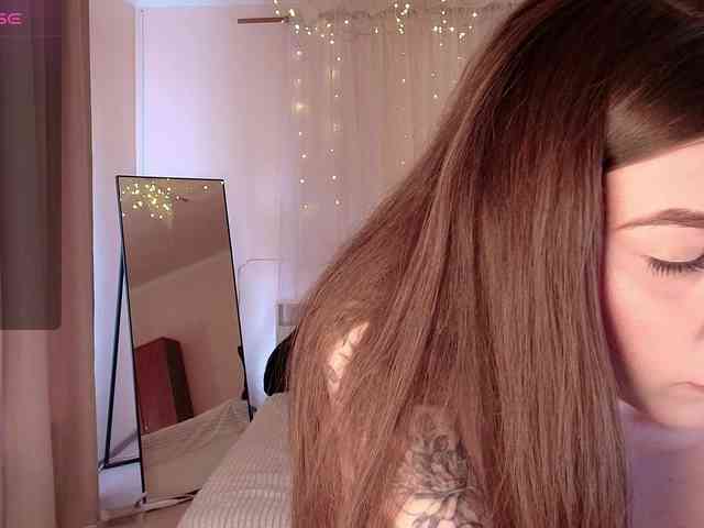 XCourtney webcam