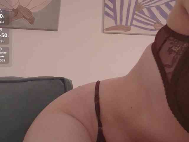 XCourtney webcam