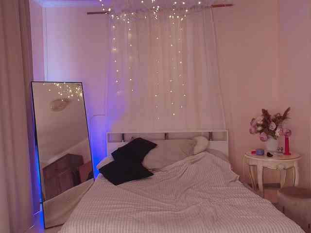 XCourtney webcam