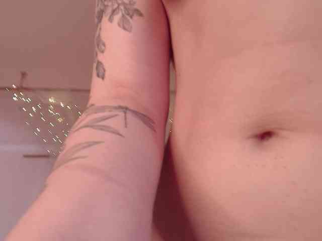 XCourtney webcam