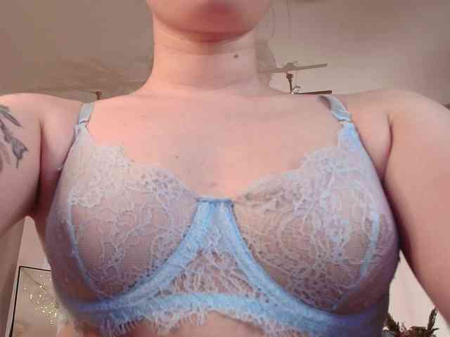 XCourtney webcam